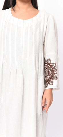 Greek Archaic Kori Embroidered Linen Dress - White