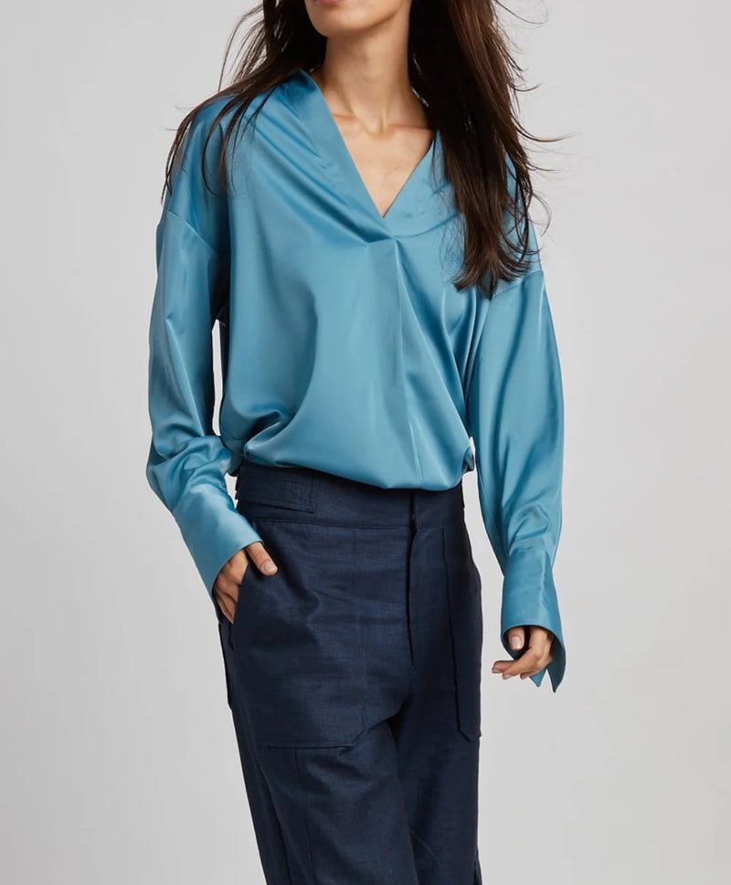 Adroit Atelier Kay Popover Satin Blouse With Long Cuffs - Aqua