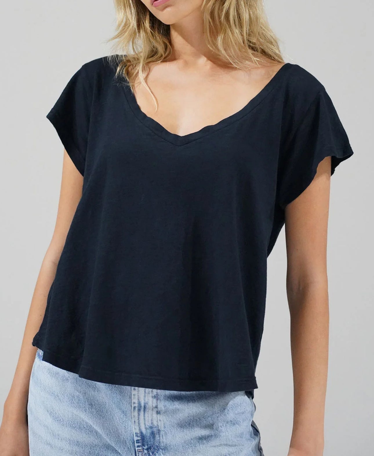 LNA Kaden Cotton V Neck - Black