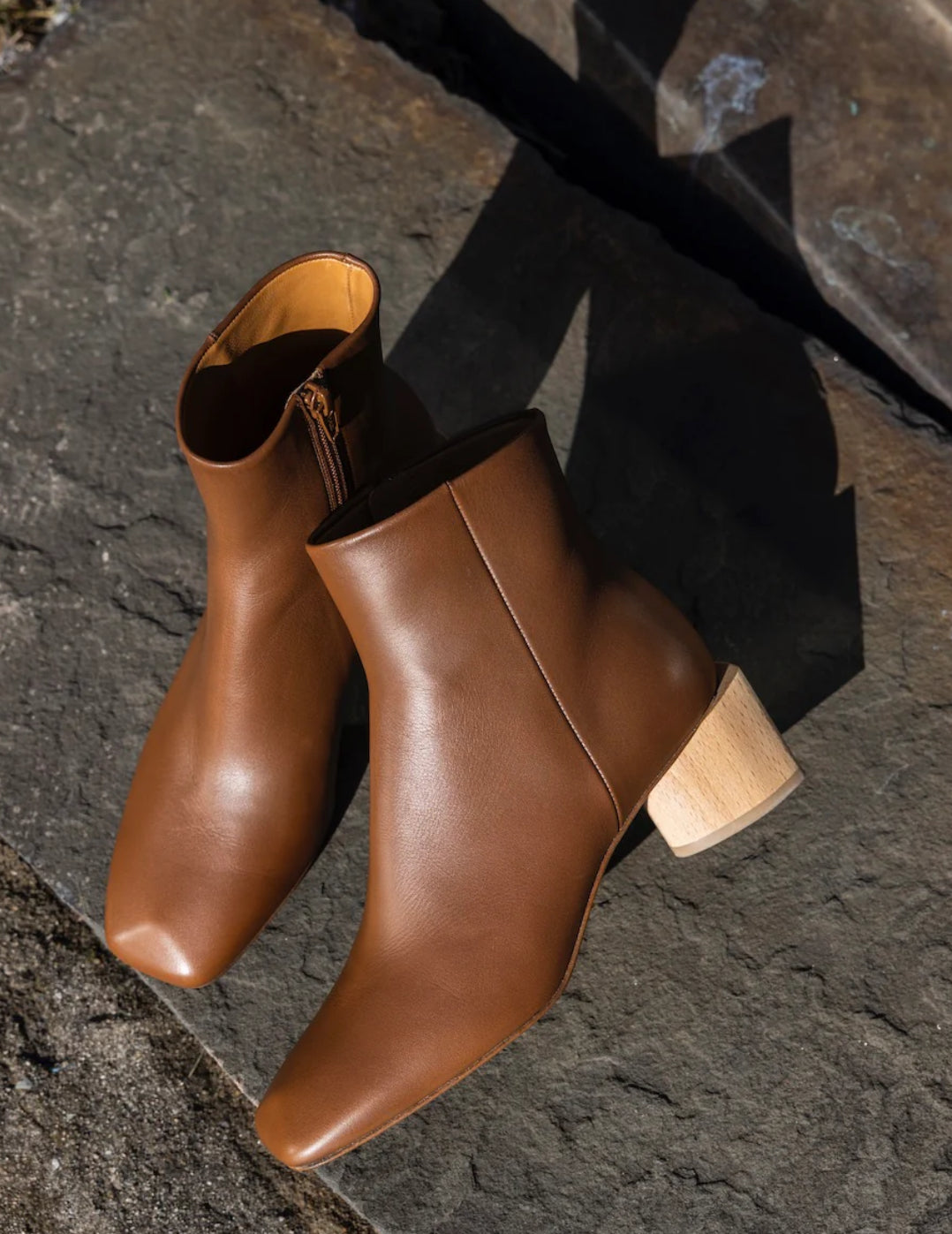 Coclico Ione Leather Boot - Caramel