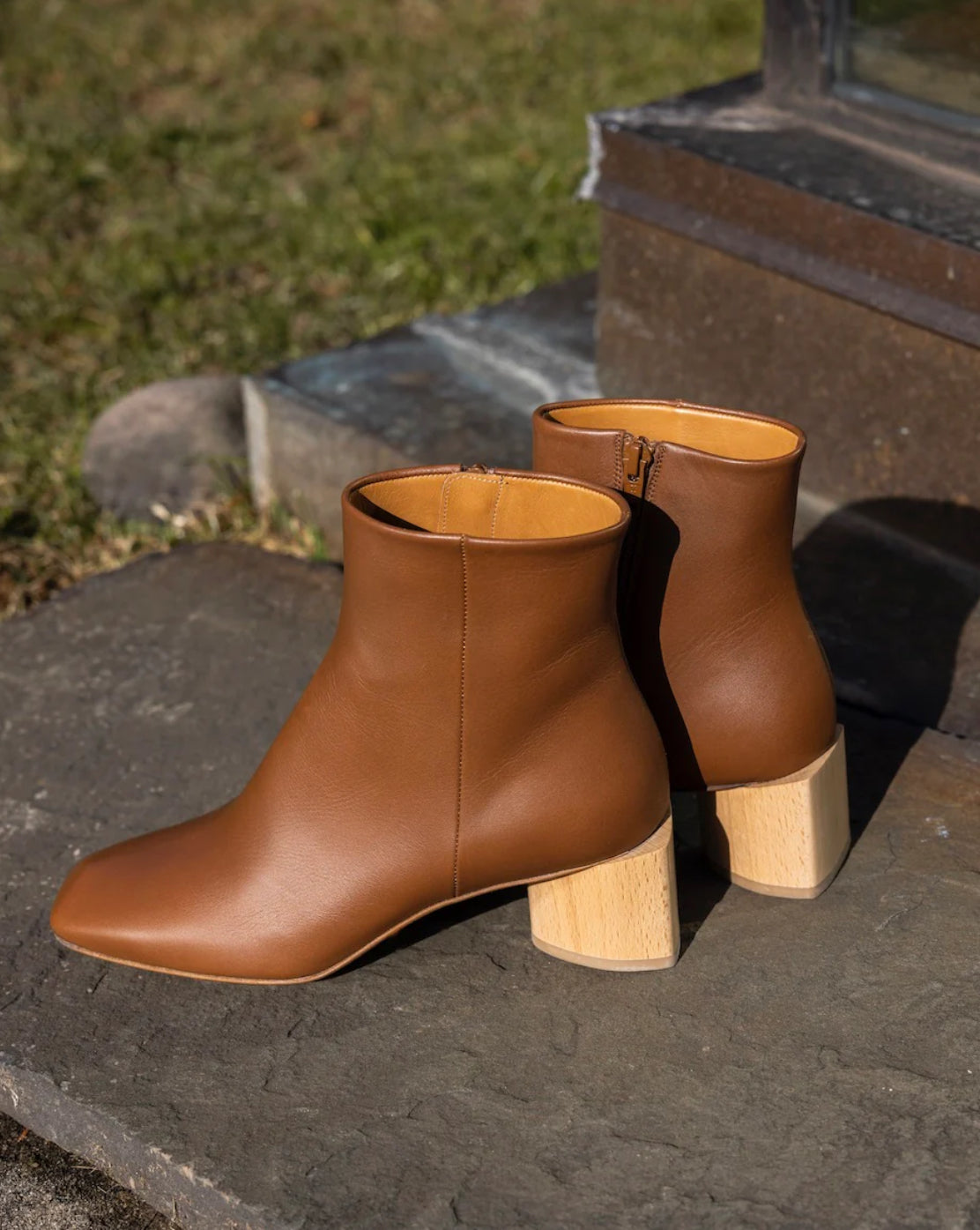 Coclico Ione Leather Boot - Caramel