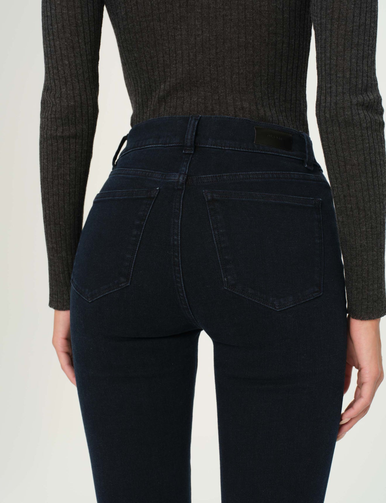 DL1961 Mara Straight Mid Rise Instasculpt Ankle Jean - Flatiron