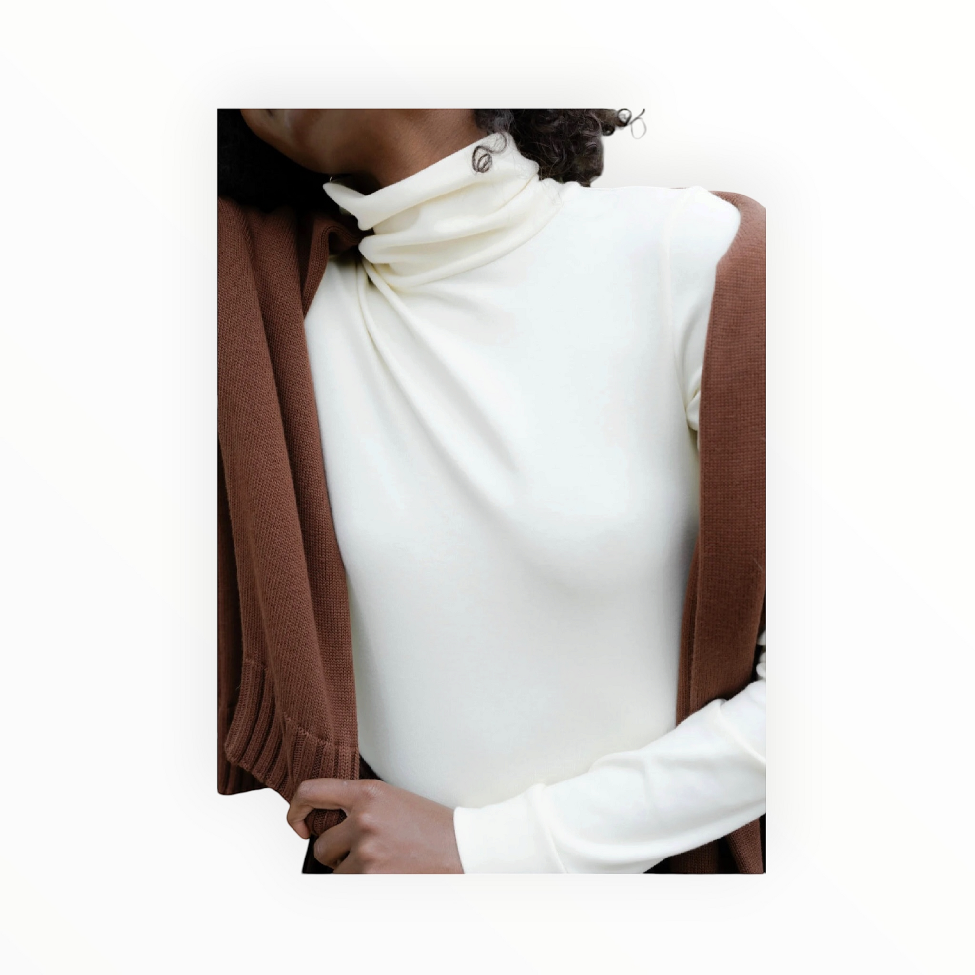 DONNI. The Baby Rib Turtleneck - Powder